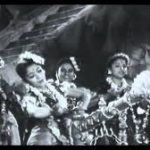 Taaro Ke Paalne Mein Jhule Song